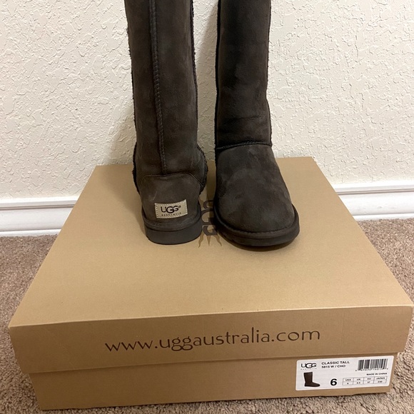 UGG Classic II Tall Boots *NWT* - Picture 8 of 9